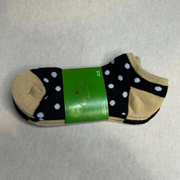 Kate Spade Ankle Socks Cozy Cushion Black White Polka Dot 2 Pack NEW - Picture 2 of 3